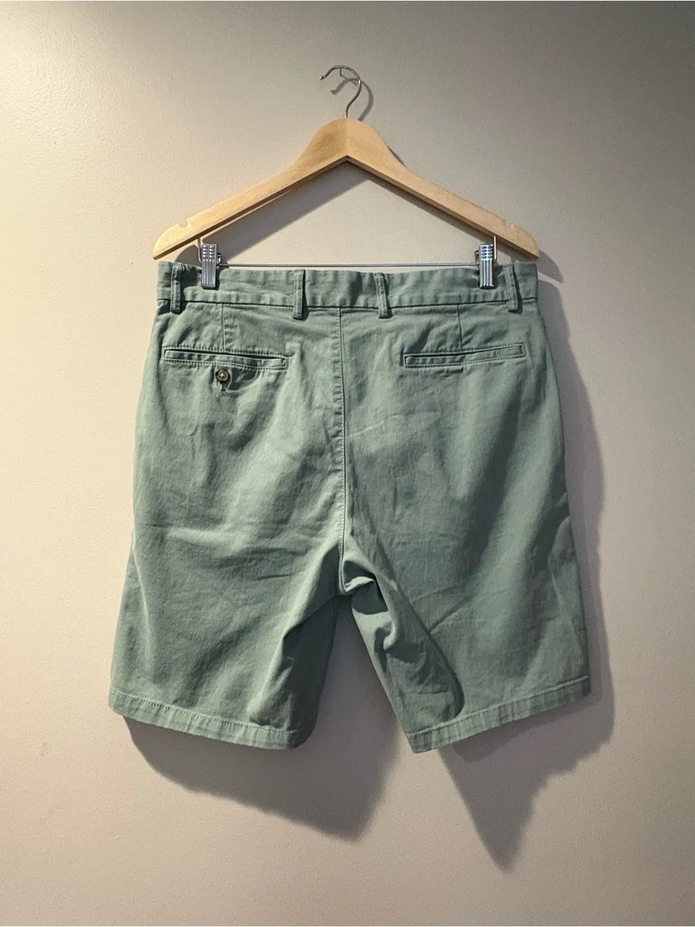 Old Navy Men’s Slim Built-In Flex Rotation Chino Shorts Sage Green Size 34